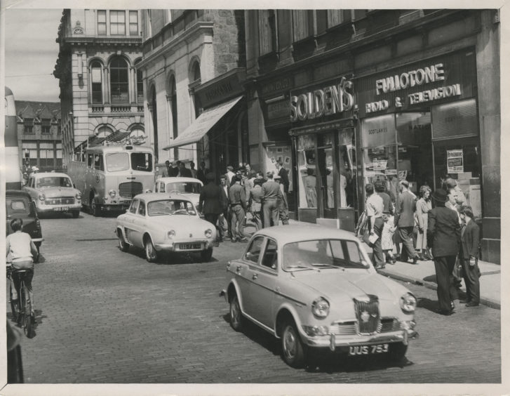 A view of Market Street, Aberdeen.  Solden's store and Fullotone Radio & Television store can be seen. 2 July 1959.