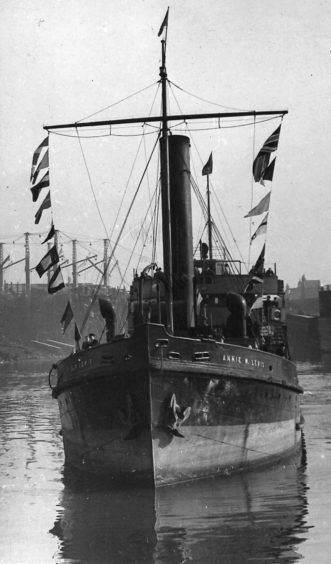 Annie W. Lewis, Dredger Suction Hopper to Aberdeen Harbour from 1927-1969