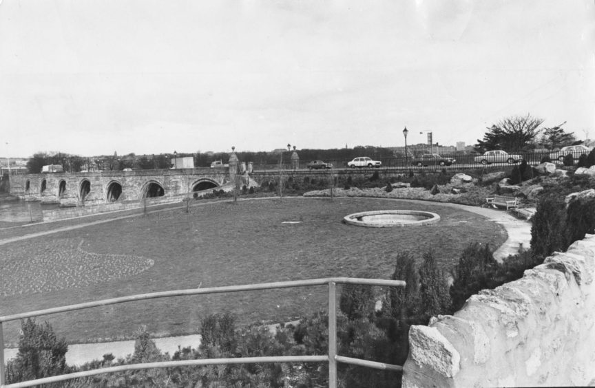 1976: By clearing away trees and undergrown from the south-west end of the Bridge of Dee and laying out a charming small formal garden, the local authority has enhanced an ancient monument which is one of its greatest treasures.