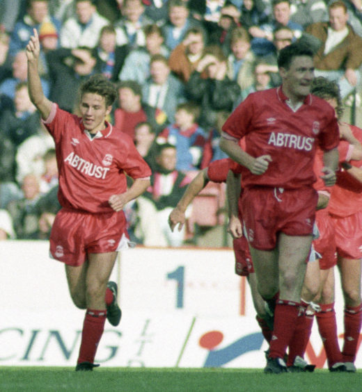 Eoin Jess and Jim Bett in the Aberdeen home strip for 1990/91 and 1991/92.