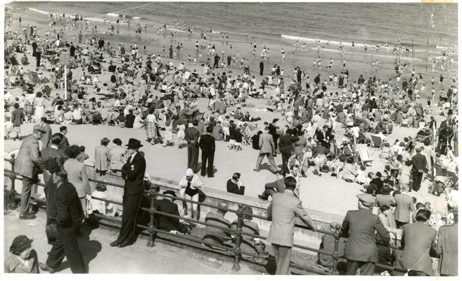 1952: A sunny day led to a busy scene at Aberdeen beach.