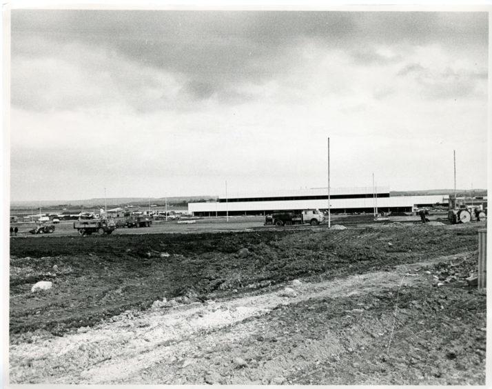 1977: Building work at Aberdeen Airport.