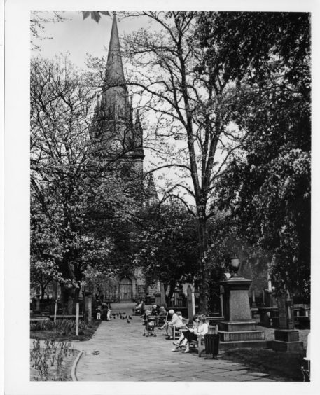 1983: St Nicholas's Church Graveyard, Aberdeen.