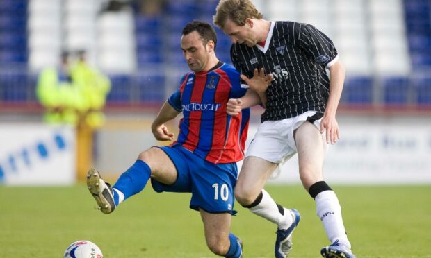 Richie Hart, left, in action for Inverness in 2006 against Dunfermline's Scott Muirhead. Image: SNS Group