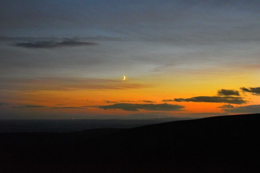 VA Nov - RediscoverABDN - Leah Forbes - Sunset and moonrise at Cairn O Mount