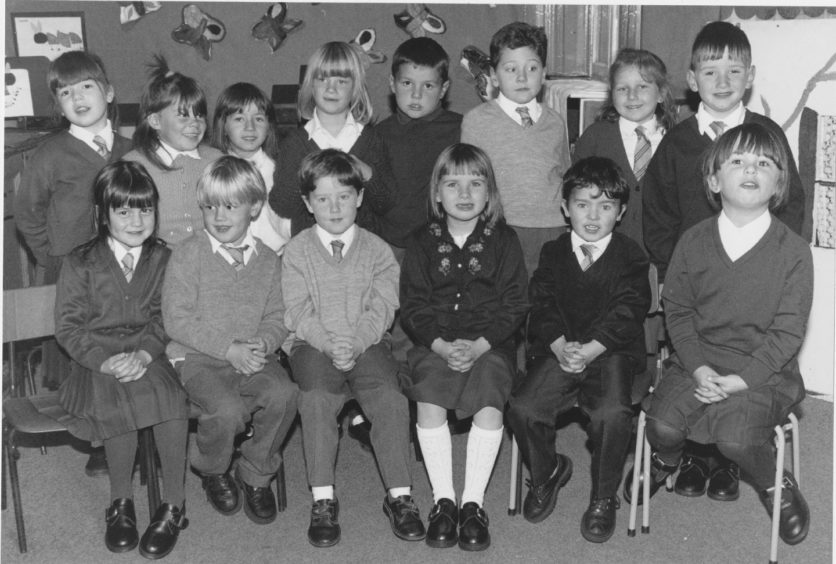 1993: 'Miss Galloway's class: At Victoria Road.'