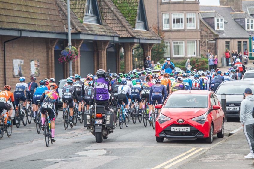 Participants cross the starting line in Stonehaven.