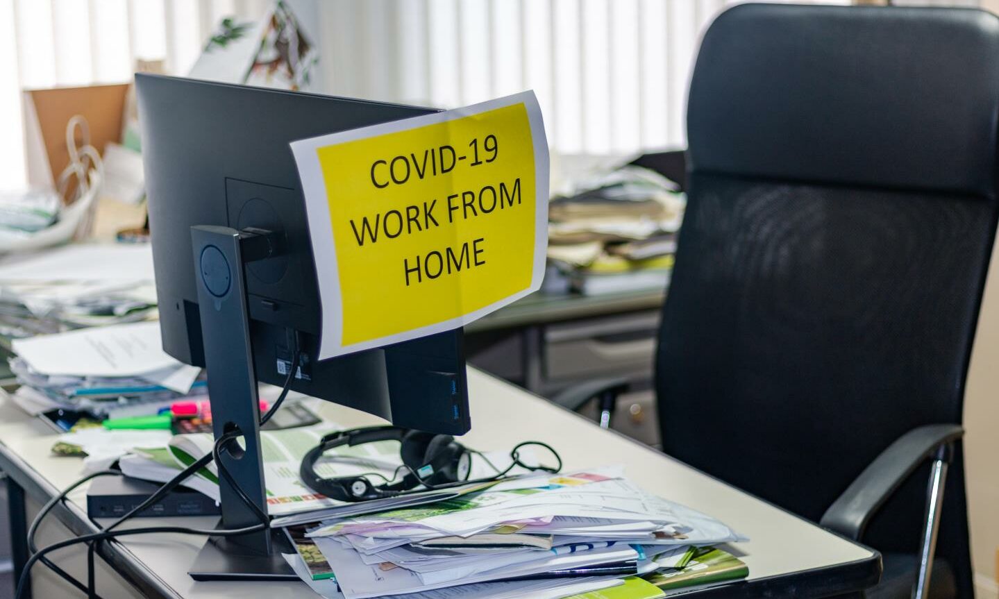 Home working sign during the Covid crisis