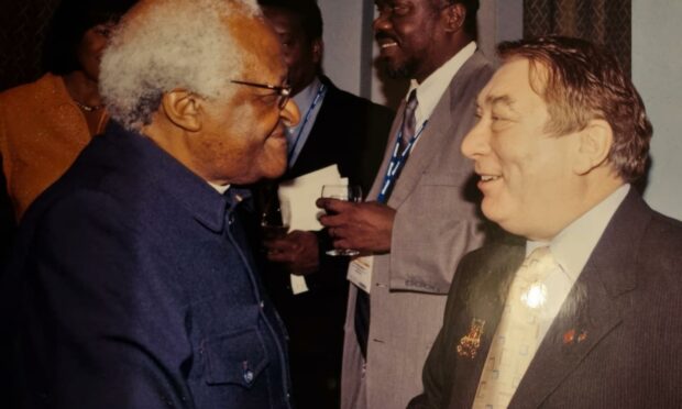 Desmond Tutu meeting Len Ironside in Aberdeen during 2005