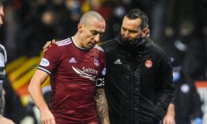 Aberdeen Manager Stephen Glass and Scott Brown during the 4-1 defeat of St Mirren.