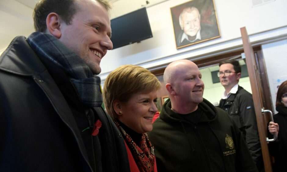 First Minister Nicola Sturgeon visited Inchgarth on the election campaign trail in 2019, with eventual Aberdeen South winner Stephen Flynn MP (left) and centre manager Paul O'Connor (right). Picture by Kath Flannery/DCT Media.