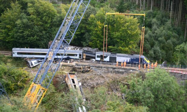 Scottish ministers propose to reduce the rail improvements budget by £969,000 until 2023.