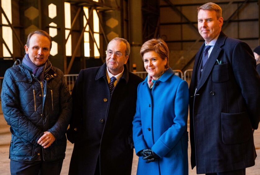 SSE CEO Alistair Phillips-Davies with Roy MacGregor, Chair of Global Energy Group, First Minister of Scotland Nicola Sturgeon MSP, and Tim Cornelius, CEO of Global Energy Group