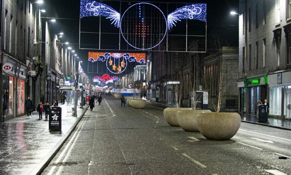 Quiet streets in Aberdeen city centre in the lead-up to the bells on Hogmanay. Picture by Wullie Marr / DCT Media.