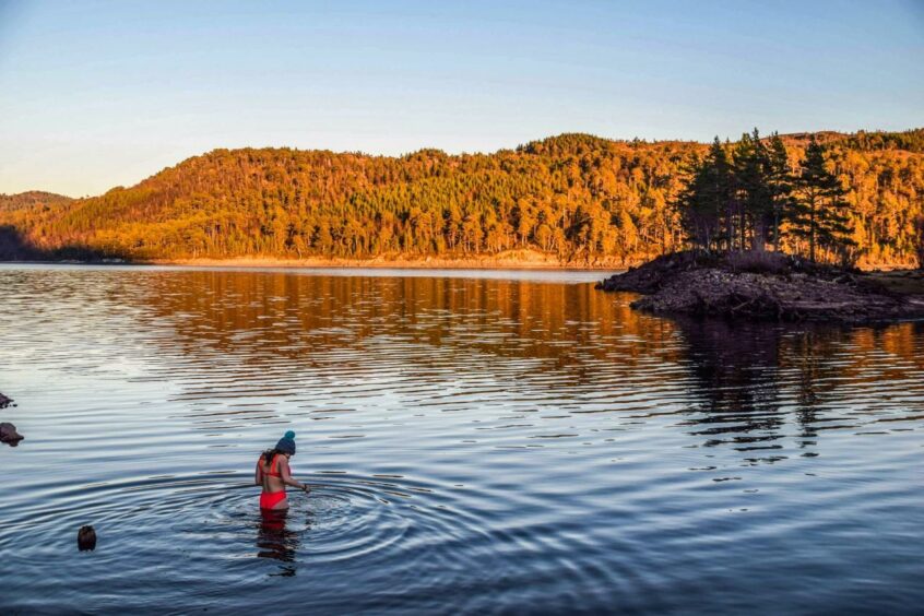 Trini Graham-Stewart wild swimming at Loch Beinn Mheadhoin in Glen Affric in the Highlands. 