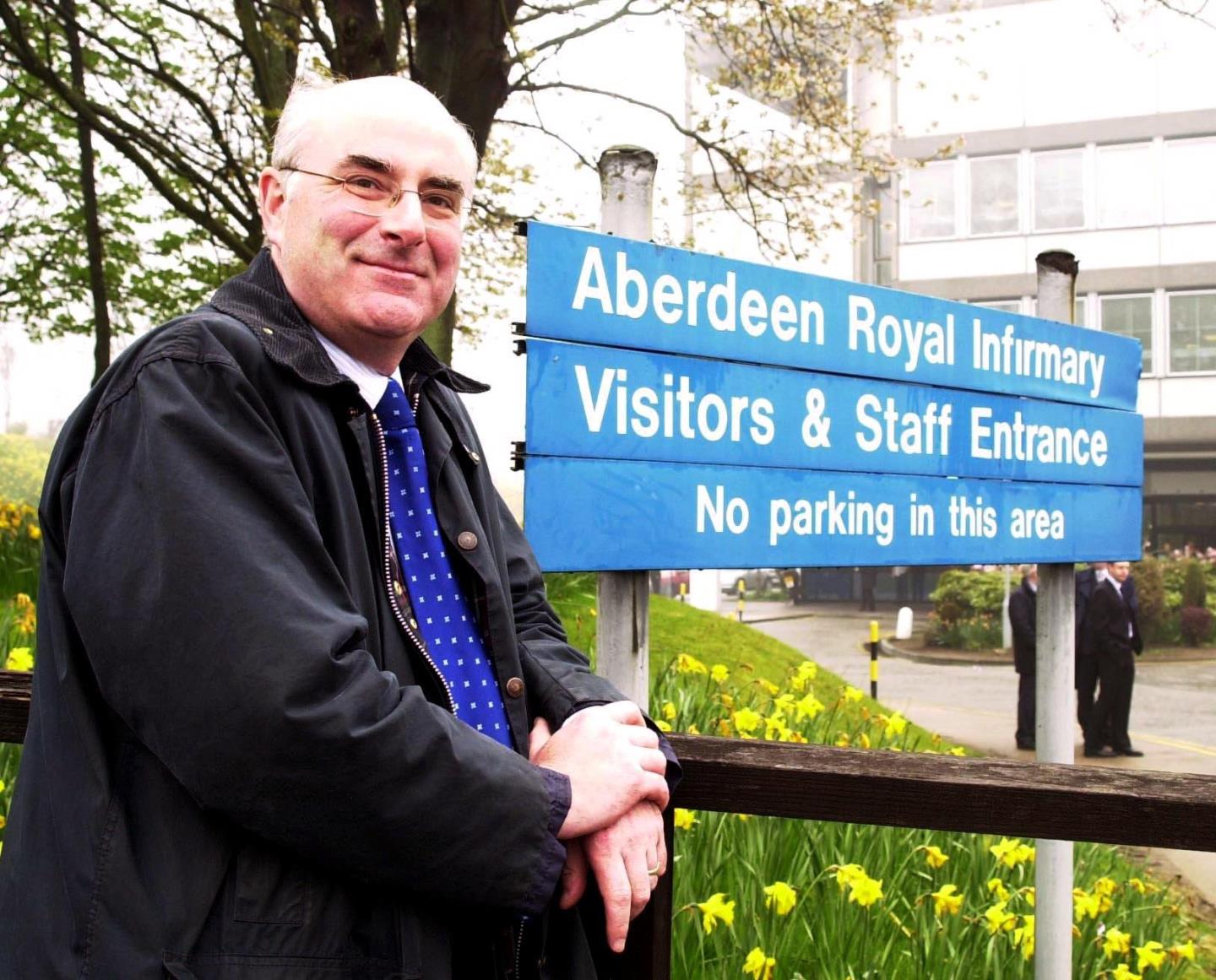 David McLetchie campaigning in Aberdeen in 2003