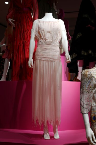 The beautiful dress Princess Diana wore in Japan