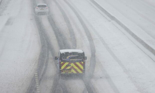 AWPR closed due to jackknifed lorries amid heavy snowfall. Picture by DEREK IRONSIDE / NEWSLINE MEDIA.