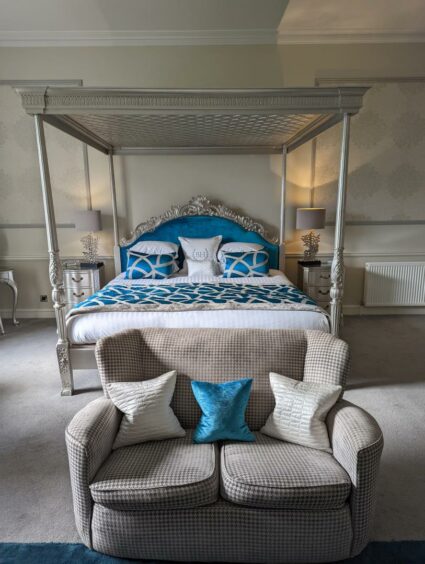 Balbirnie House: Four-poster bedroom.