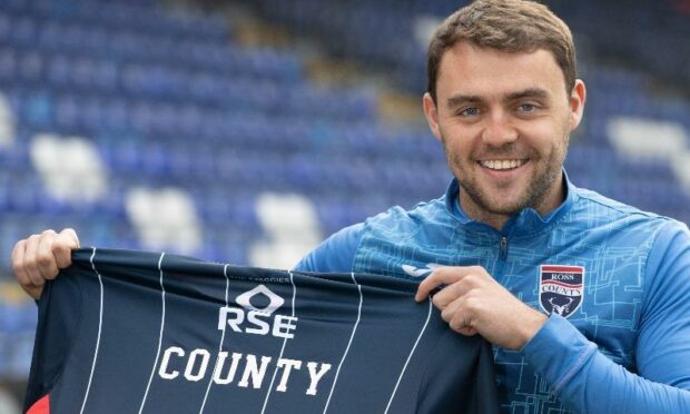 Connor Randall has signed a new contract at Ross County, keeping him at the Dingwall club for at least two more years.
