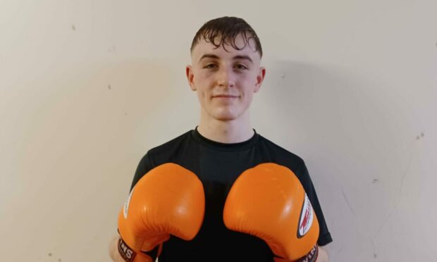 Byron Boxing club's  Liam Howe wins Scottish Novice title