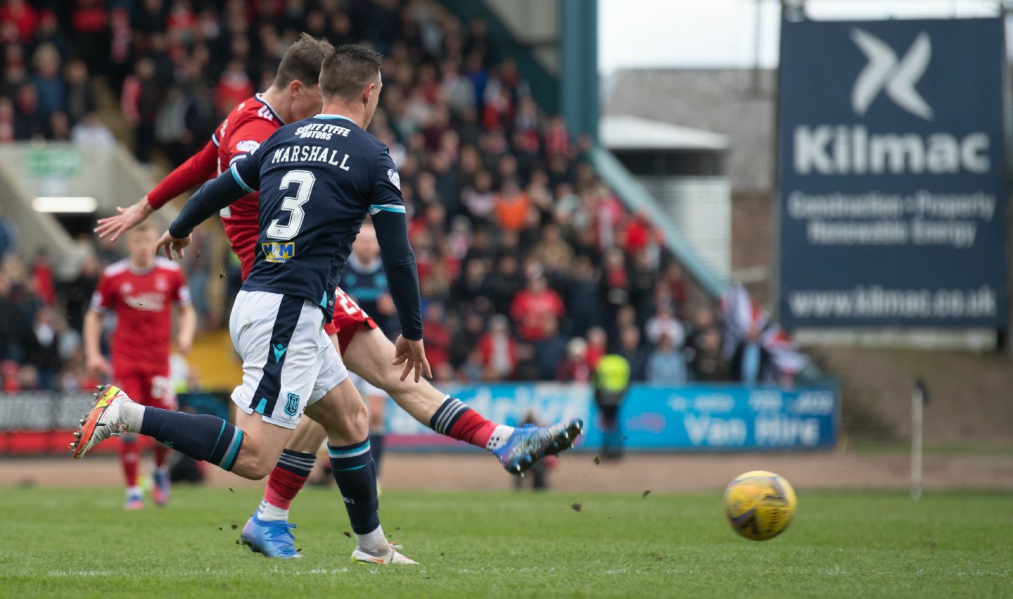 Calvin Ramsay scores to make it 1-0 Aberdeen against Dundee.
