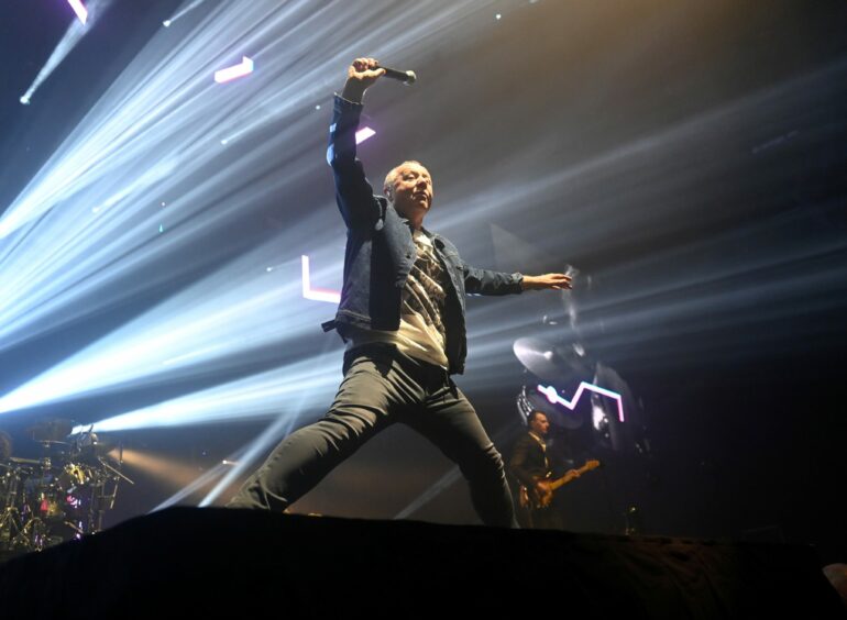 simple minds perform in aberdeen