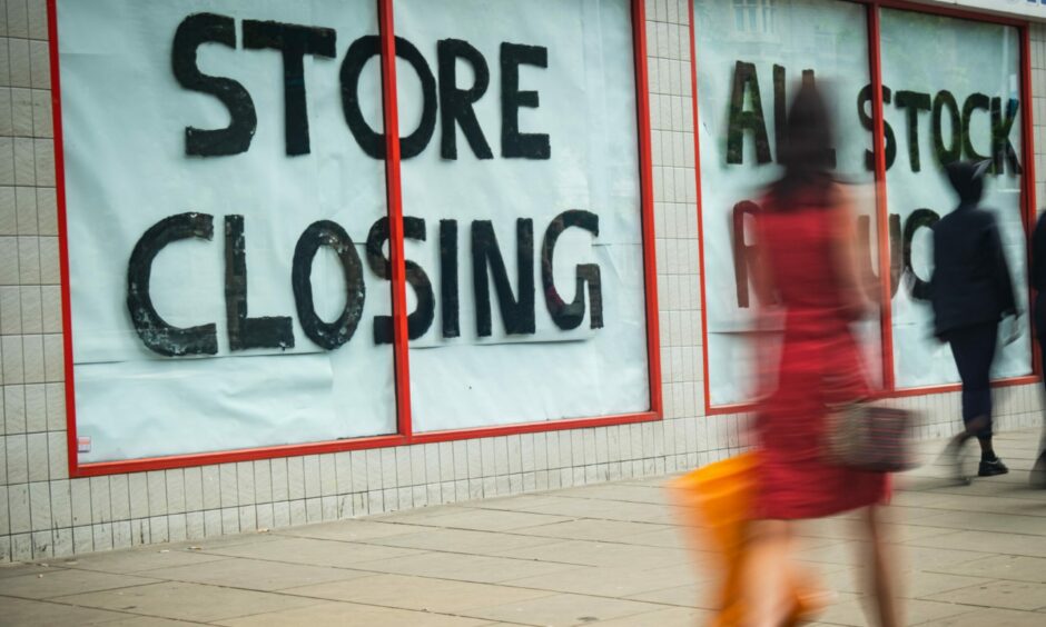 Store closing sign