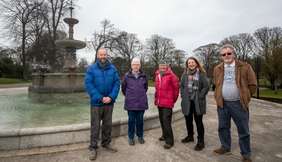 Victoria Park fountain restoration: Peter Stephen, chairman of the Friends Of Victoria And Westburn Park group with fellow volunteers Etta Haw, Liz Jackson, Barbara Bulmen and Sanders Paterson. Picture by Scott Baxter/DCT Media.