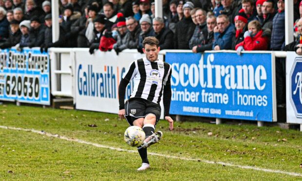 Fraserburgh's Ryan Cowie has thanked the people who looked after dislocating his knee