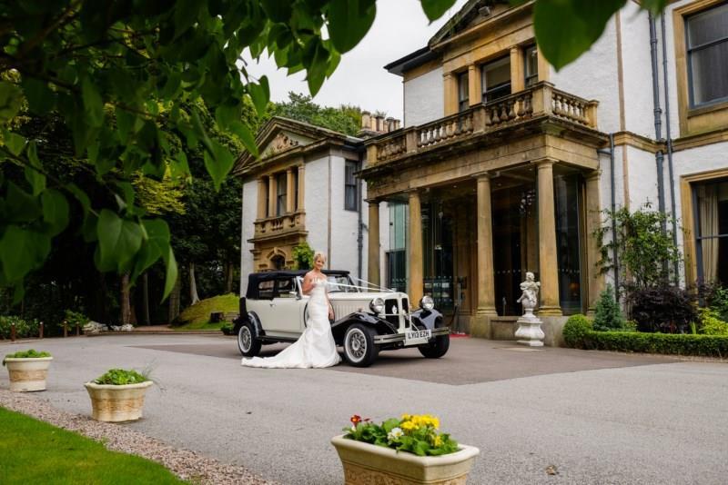 Bride outside Norwood Hall Hotel in Aberdeen