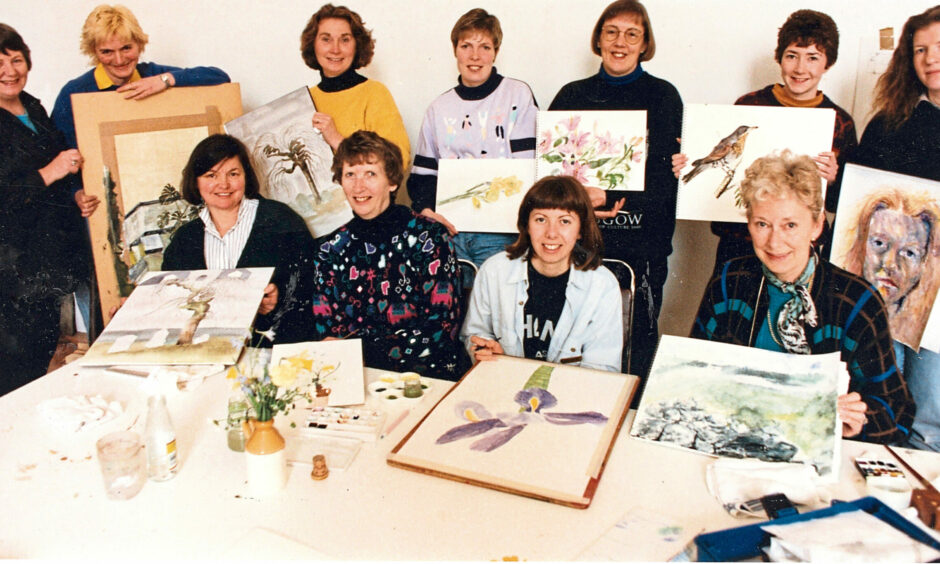 1991 - Aberdeen Art Gallery organizes a two-day painting workshop alongside an exhibition of brushes and paper.