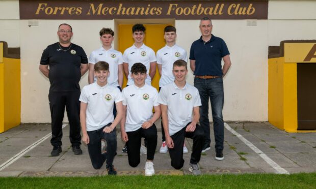 17 May 2022. Forres Mechanics FC, Forres, Moray, Scotland. This is Forres Mechanics Management and new players whichBack row from left to right: Forres head of youth development Allan Frisken, Eren Duff, Sam Janousek, Jack Millar and manager Steven Macdonald. Front row left to right: Lewis McIntosh, Logan De Oliveira and Toby Clark