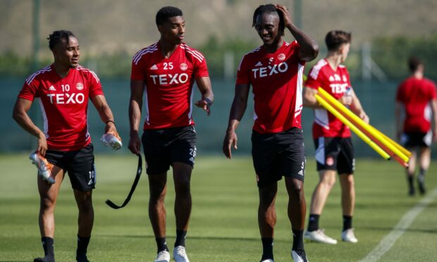 Vicente Besuijen (l) with new Aberdeen signings Jayden Richardson and Anthony Stewart (r) at the Spanish training camp. (Photo: Ross Johnston/Newsline Media)