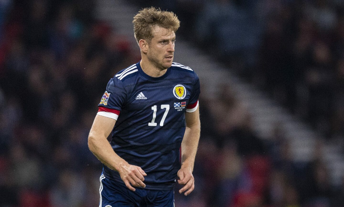 Aberdeen sign Scotland international midfielder Stuart Armstrong