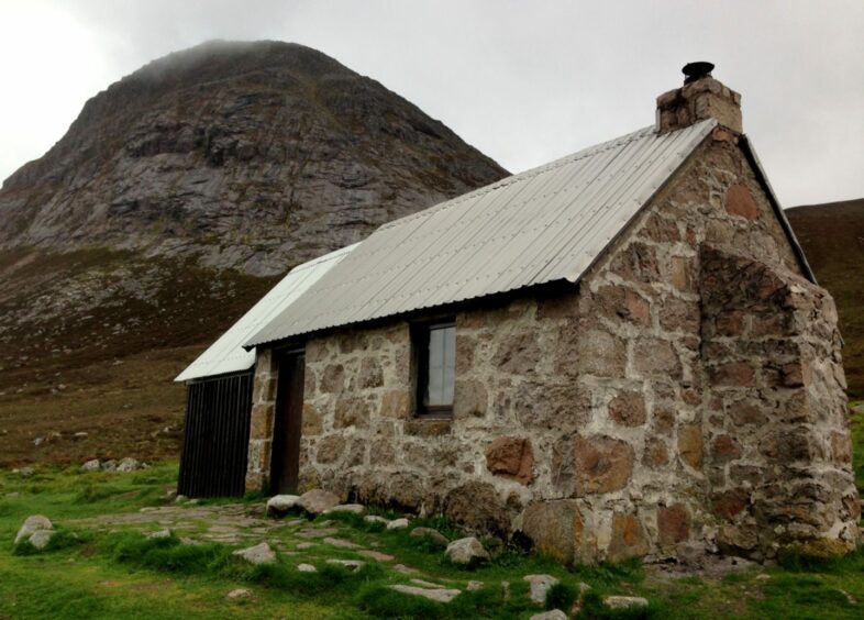 Corrour Bothy with the Devils Point behind
