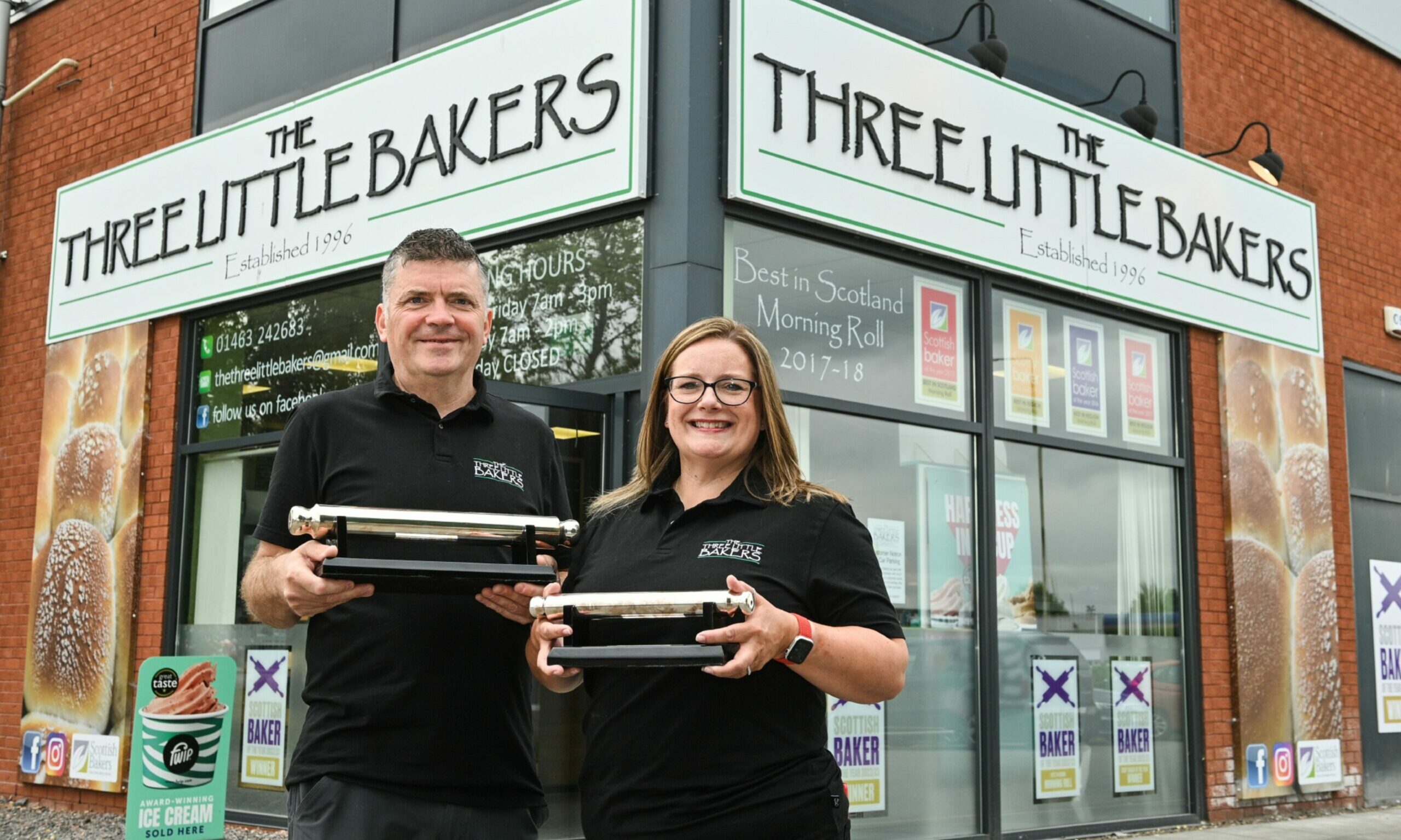 Paddy and Jane Murphy's the Three Little Bakers