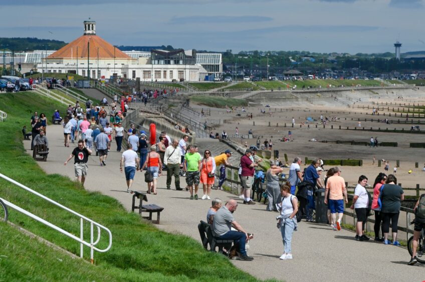 A crowded Aberdeen beach 