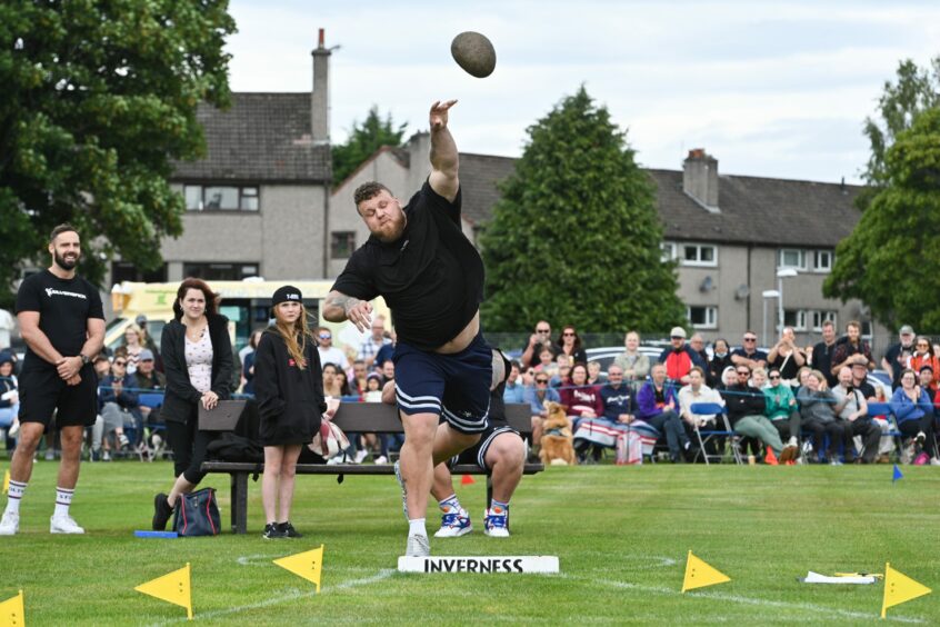 The Joe Public Vs the Strongest men in the world event had the crowd cheering. Picture by Jason Hedges.