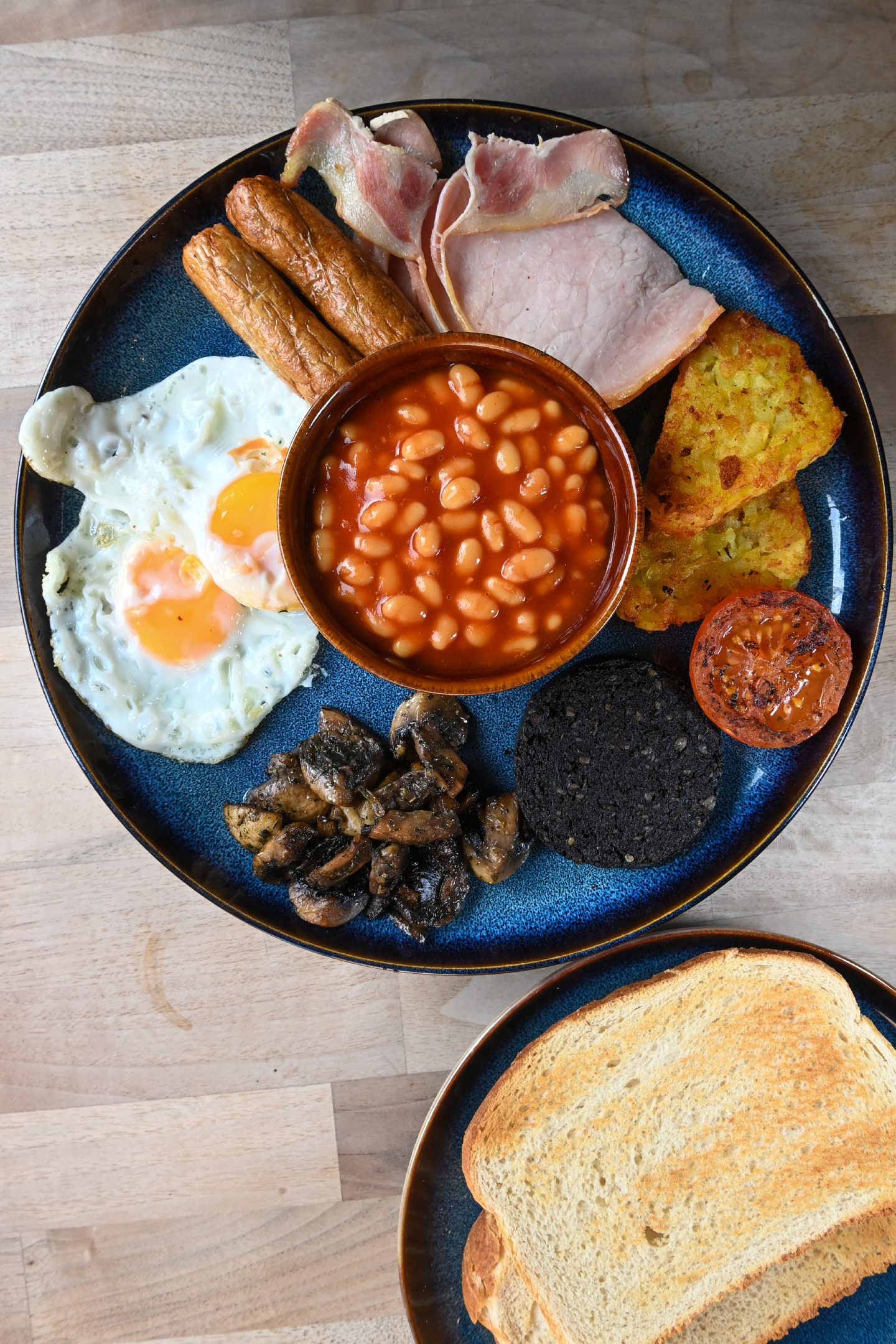 Full scottish breakfast at Cafe Society