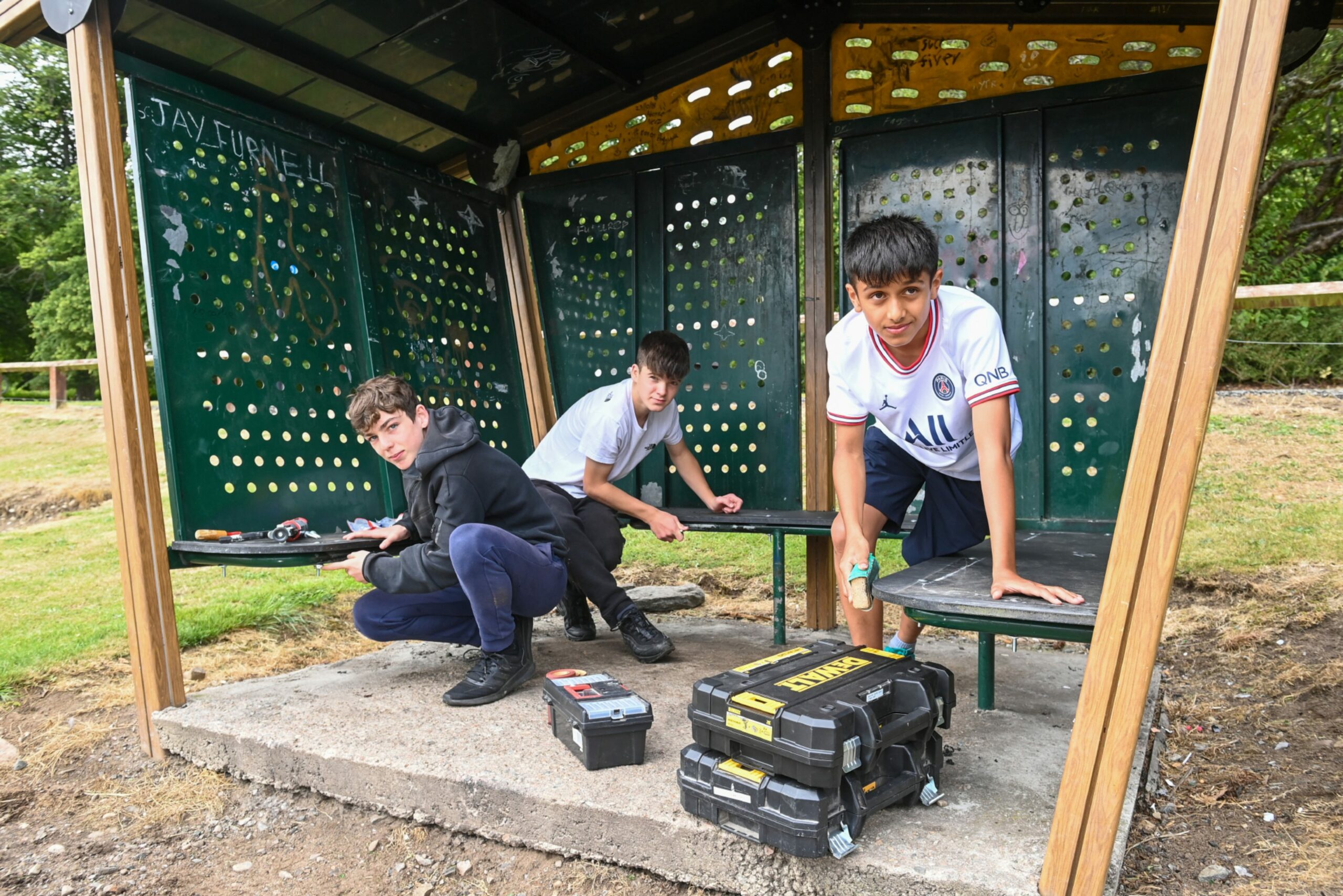 Youngsters use summer break to fix Aboyne's Pivy on the Green - Vimarsana News