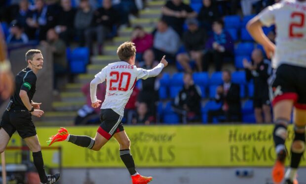 Leighton Clarkson of Aberdeen celebrates after he scores a sensational free kick at St Johnstone. Image: Shutterstock.