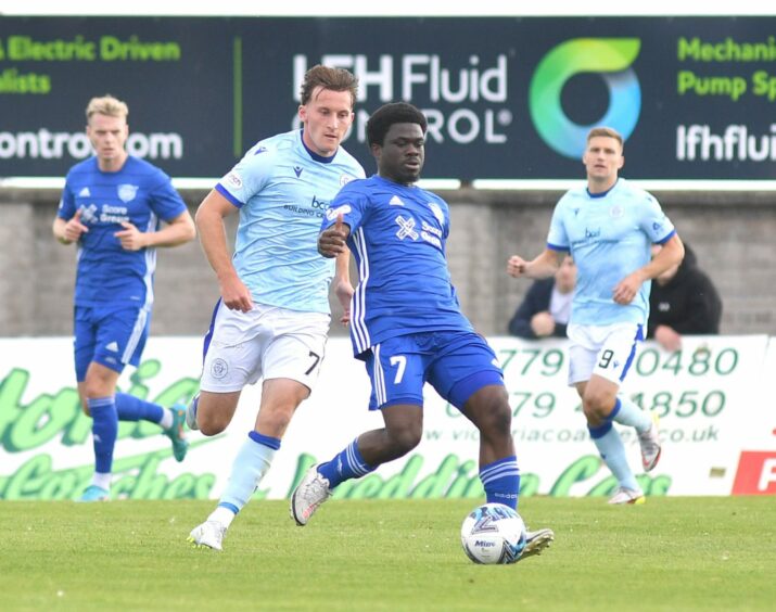 Prince Annor Asare in action for Peterhead against Queen of the South. Photo by Duncan Brown