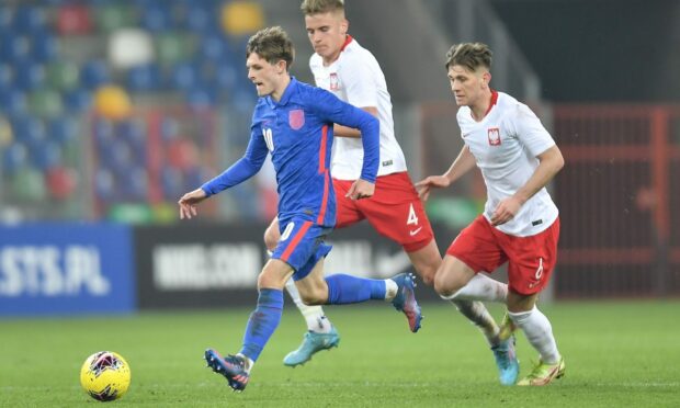 Leighton Clarkson in action for England U20 against Poland U20.