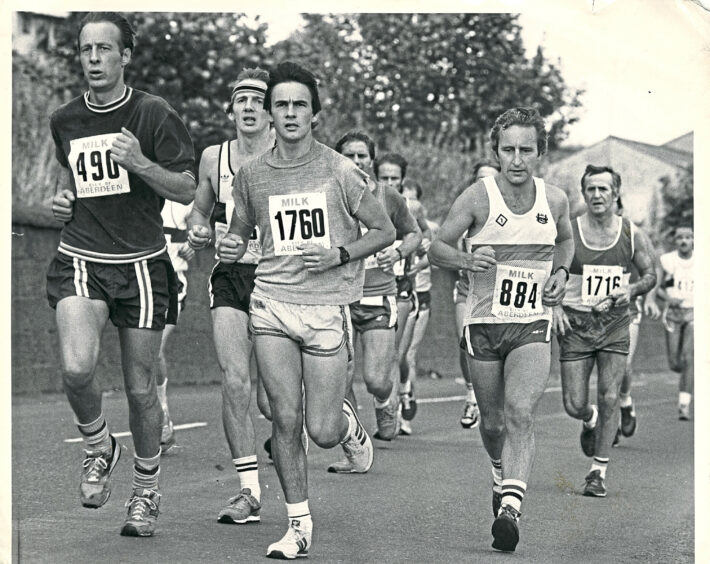 1983 - Marathon runners on Riverside Drive