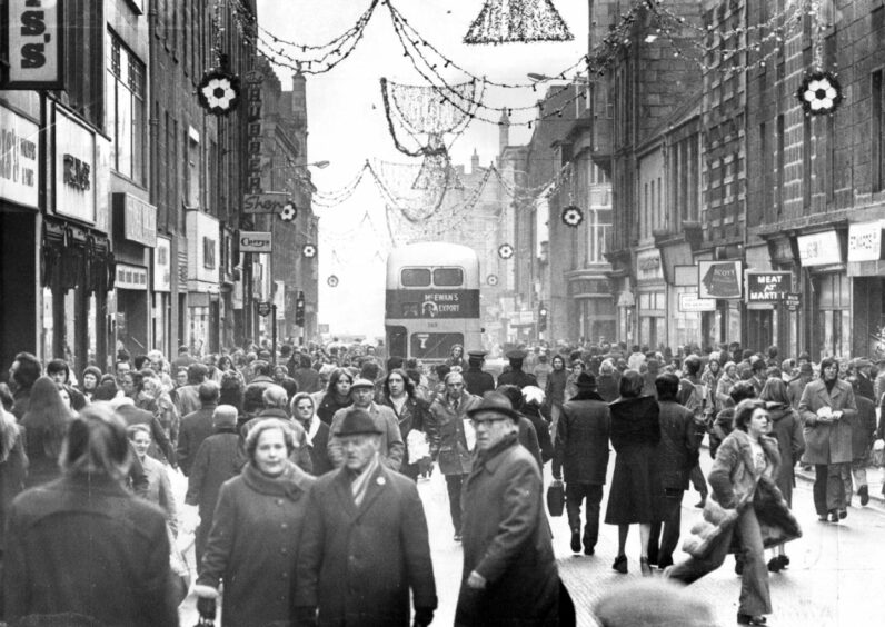 George Street in 1976, bustling with shoppers
