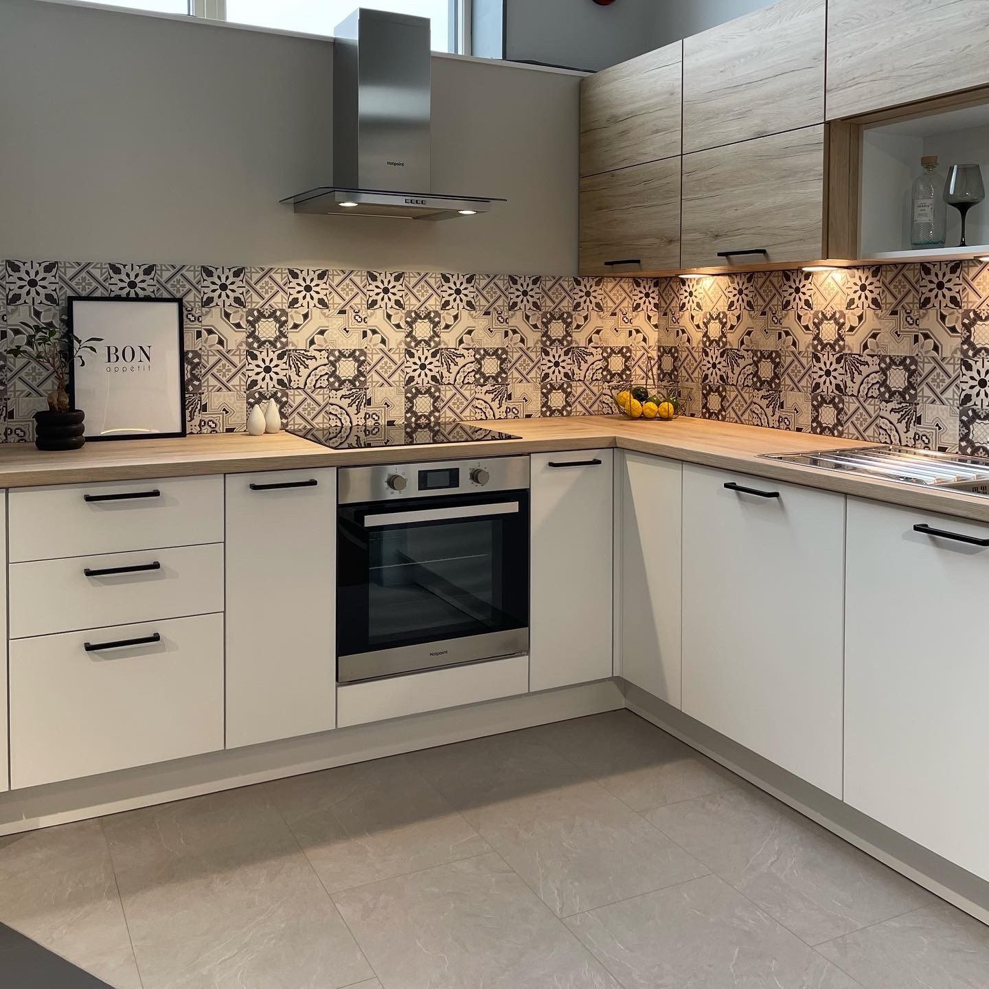 example of one of the contemporary kitchens by Inverurie's best-kept secret, Laings Directline