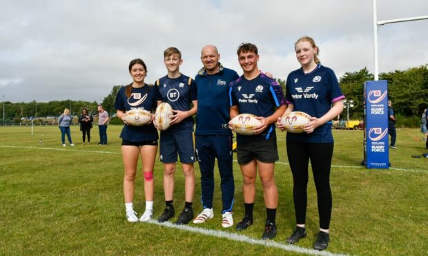 In picture left to right: Eilidh Craig, Brodie Macalister, Gregor Townsend, Boyd Cooper, Layla Mitchell. Supplied by My Name'5 Doddie Foundation.