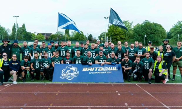 Highland Stags were beaten 17-7 by Bristol Apache in the Division 2 Britbowl American football final in London on Sunday.