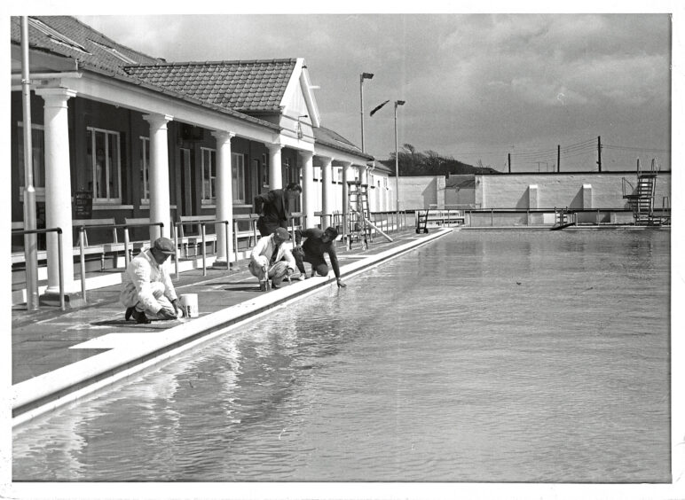 1974 - Final preparations are made at the Stonehaven open air pool ahead of its opening for its 40th anniversary. 